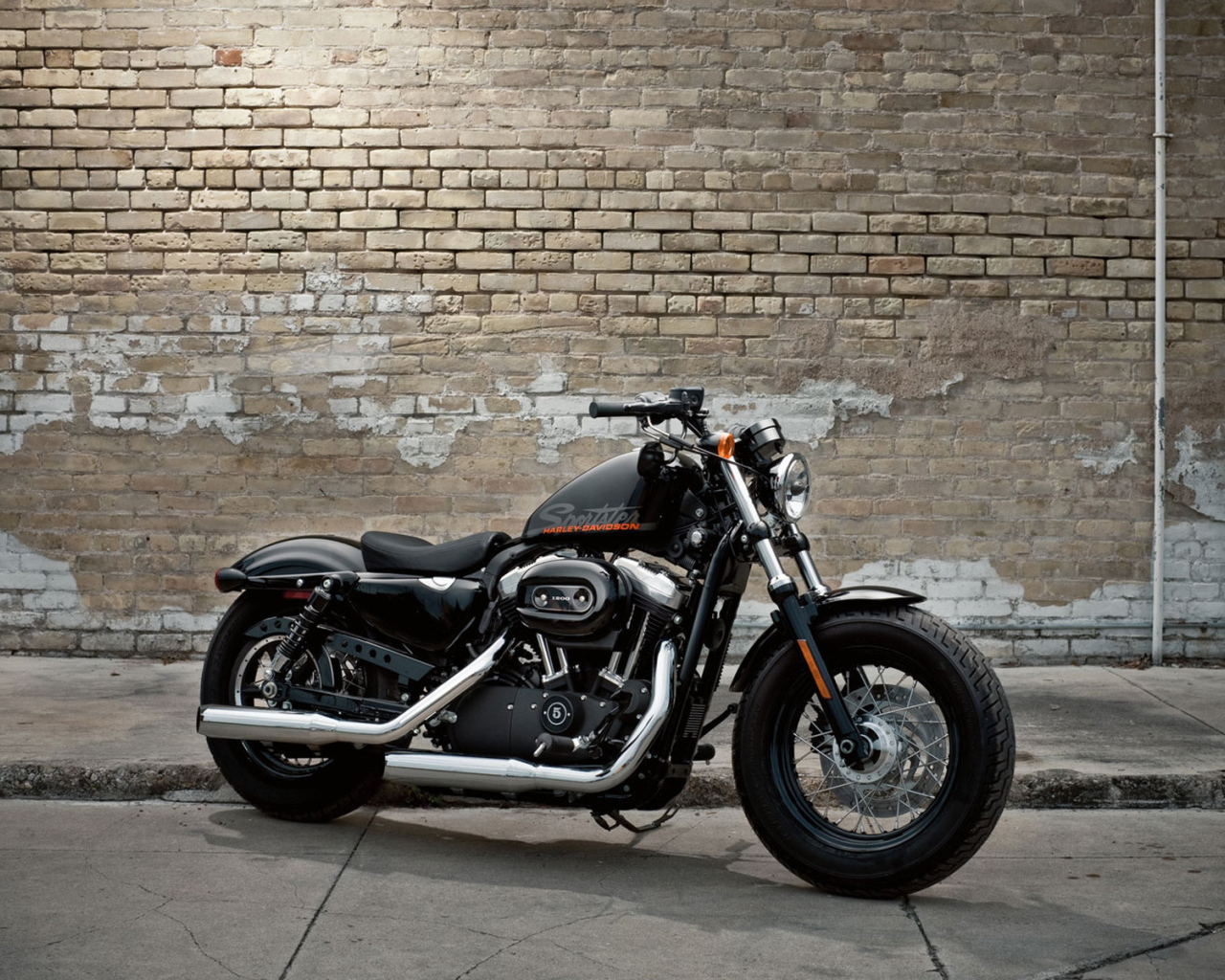 Новый надежный мотоцикл Harley-Davidson XL 1200X Sportster Forty-Eight