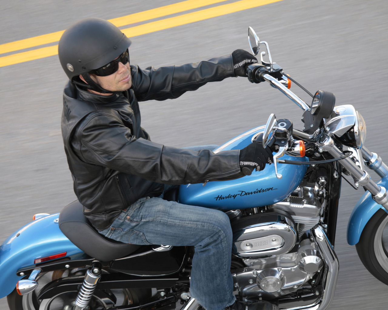 Новый надежный мотоцикл Harley-Davidson XL 883L Sportster