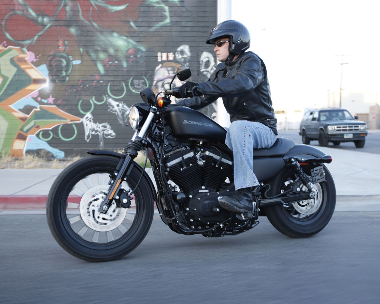 Новый надежный мотоцикл Harley-Davidson XL 883N Sportster Iron