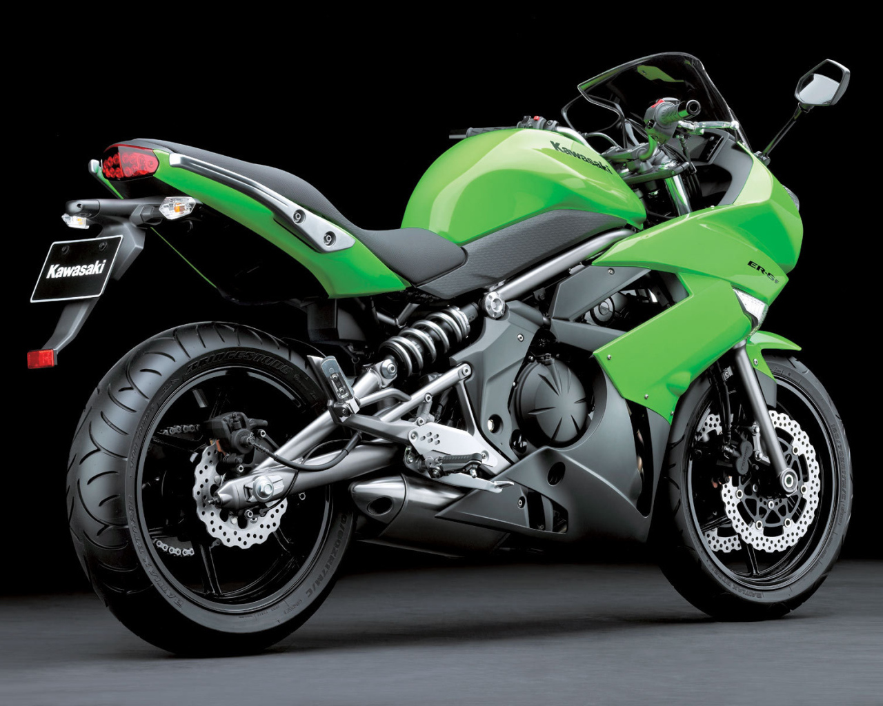 Новый надежный мотоцикл Kawasaki ER-6f