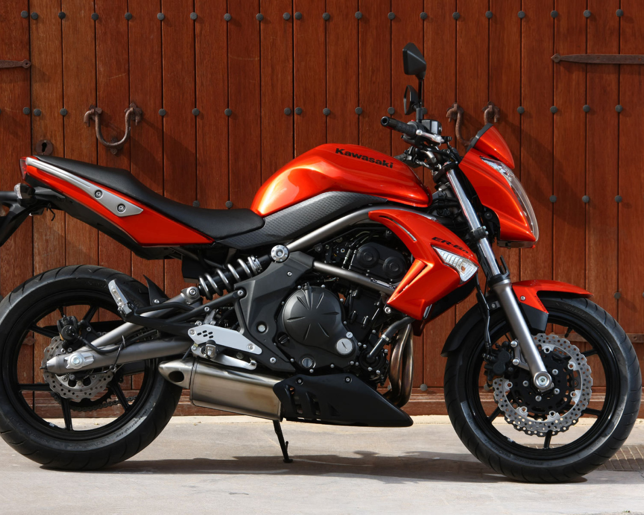 Новый надежный мотоцикл Kawasaki ER-6n