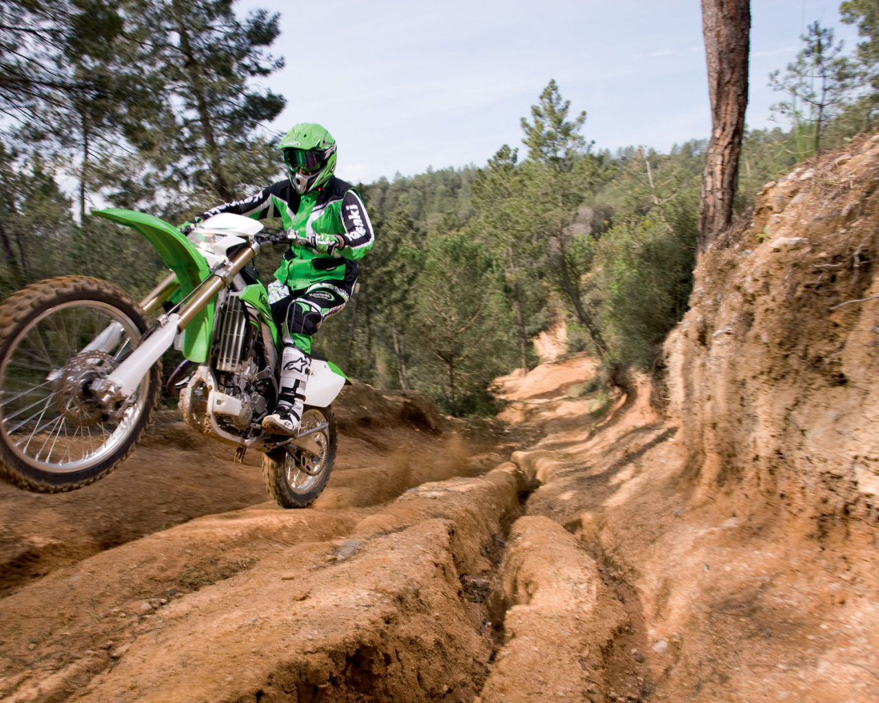 Новый надежный мотоцикл Kawasaki KLX 450 R