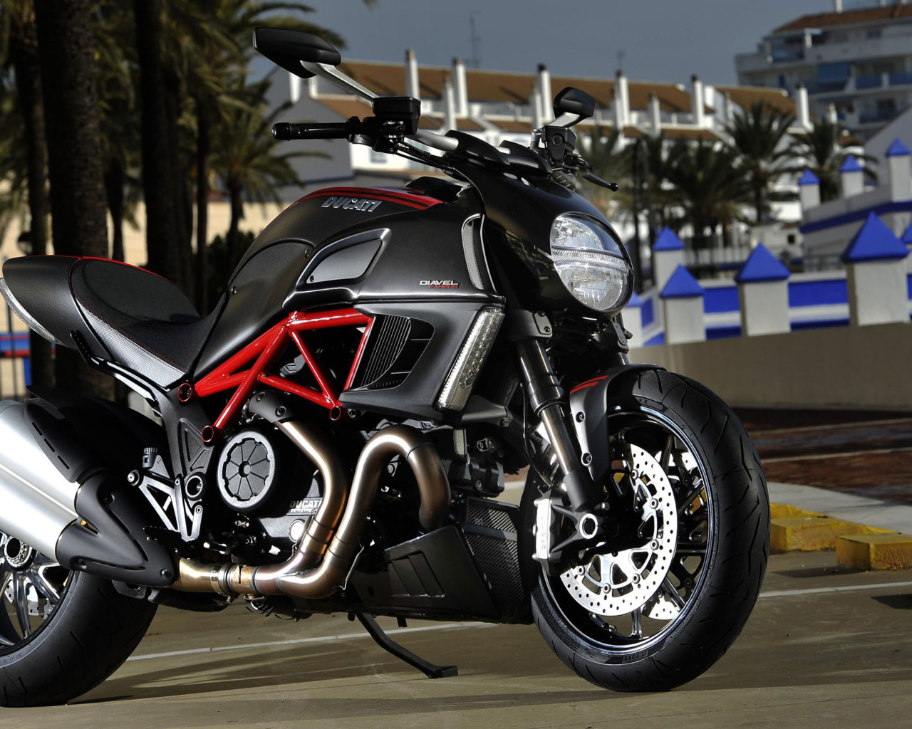 Популярный мотоцикл Ducati Diavel