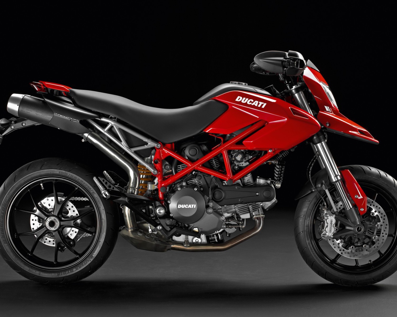 Популярный мотоцикл Ducati Hypermotard