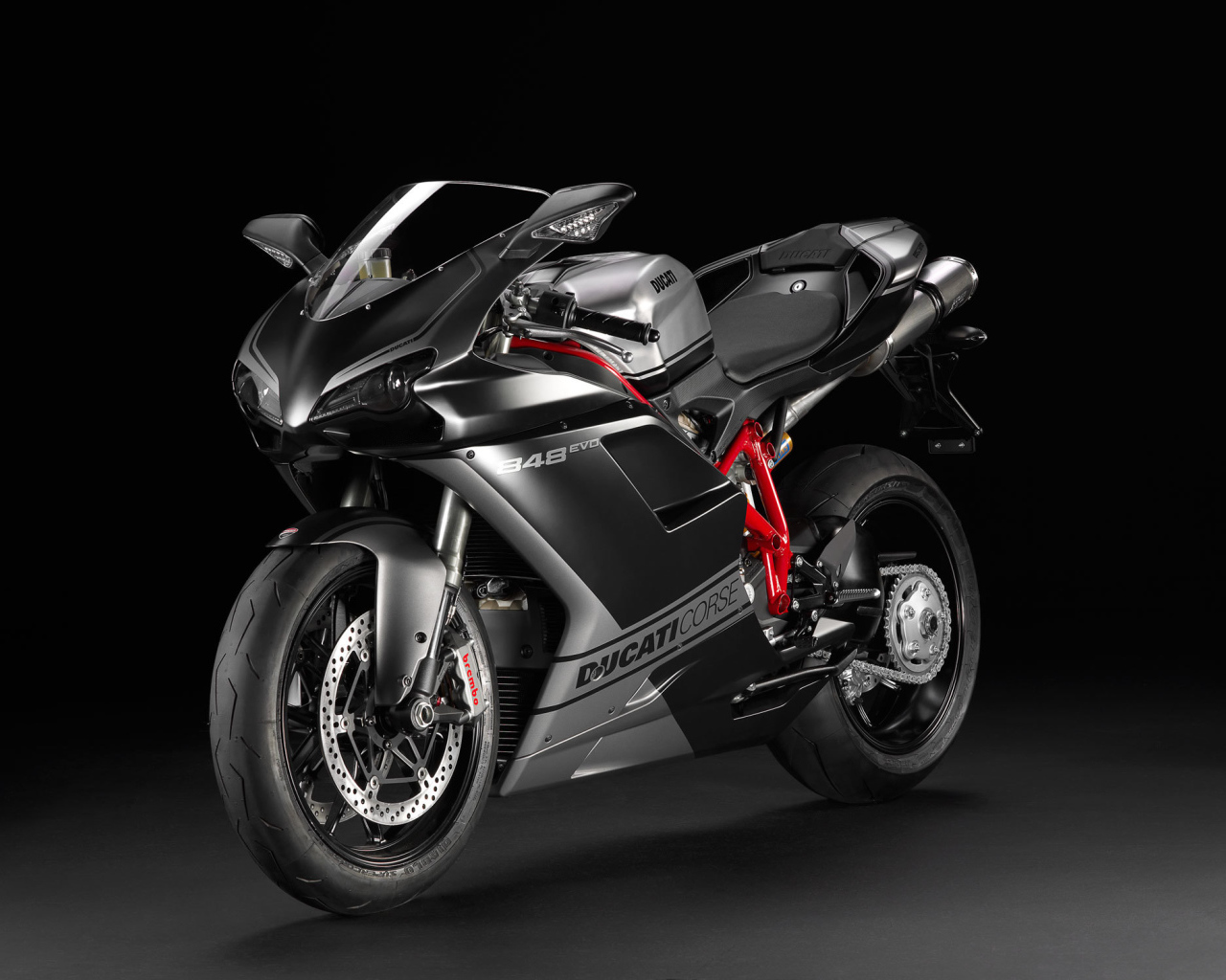 Популярный мотоцикл Ducati Superbike 848 Evo