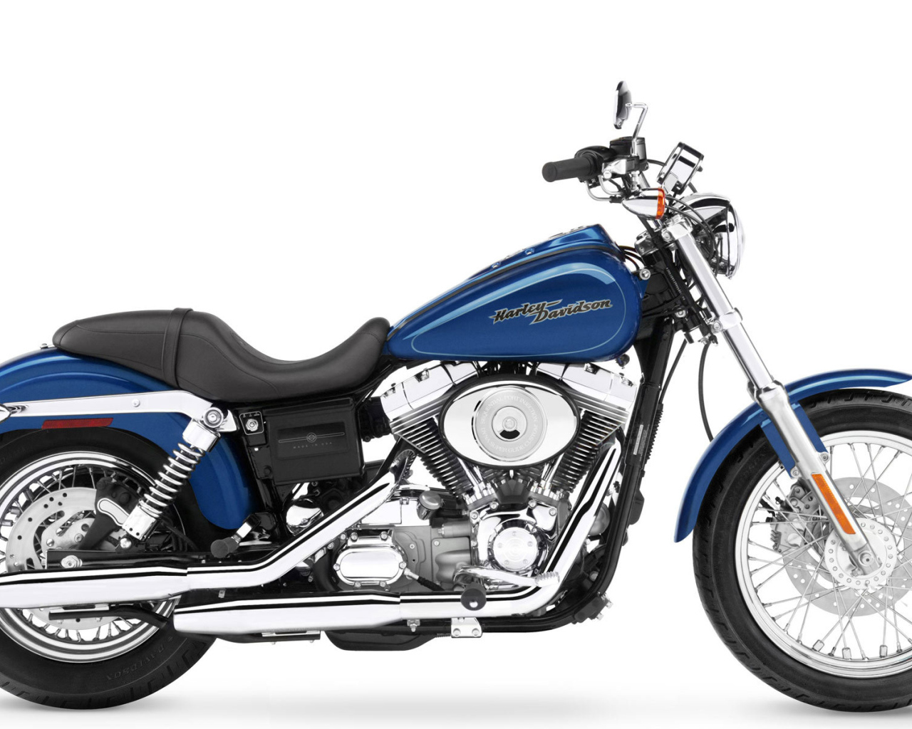 Популярный мотоцикл Harley-Davidson Dyna Super Glide Custom