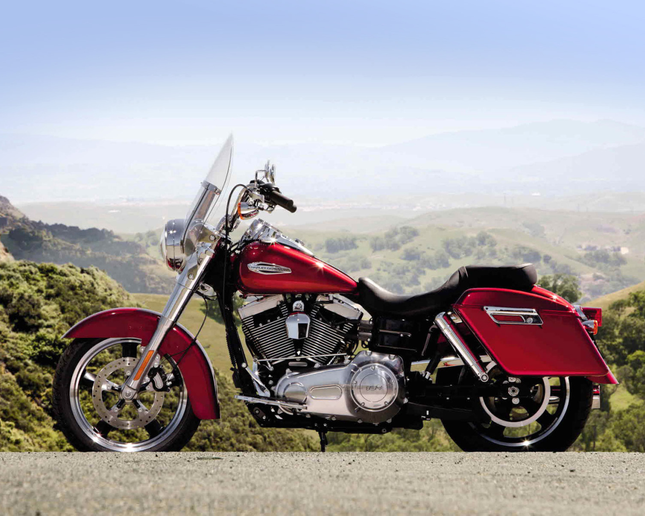 Популярный мотоцикл Harley-Davidson Dyna Switchback