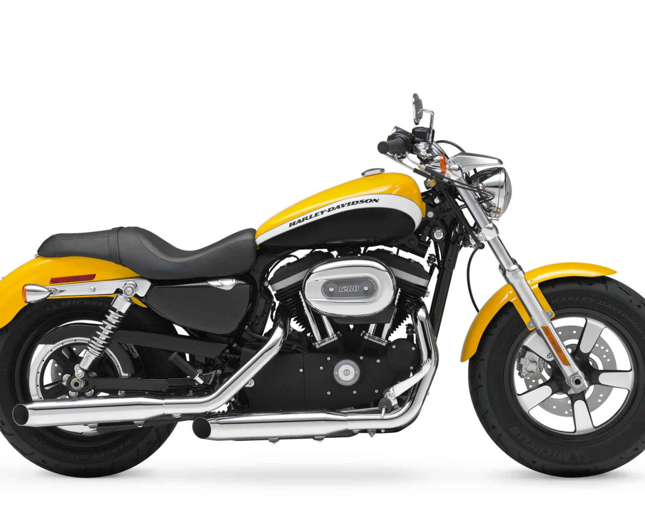 Популярный мотоцикл Harley-Davidson XL 1200C Sportster Custom
