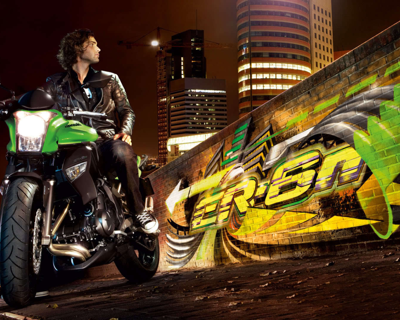 Популярный мотоцикл Kawasaki ER-6n