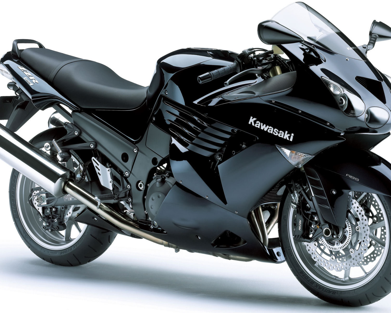 Популярный мотоцикл Kawasaki ZZR 1400