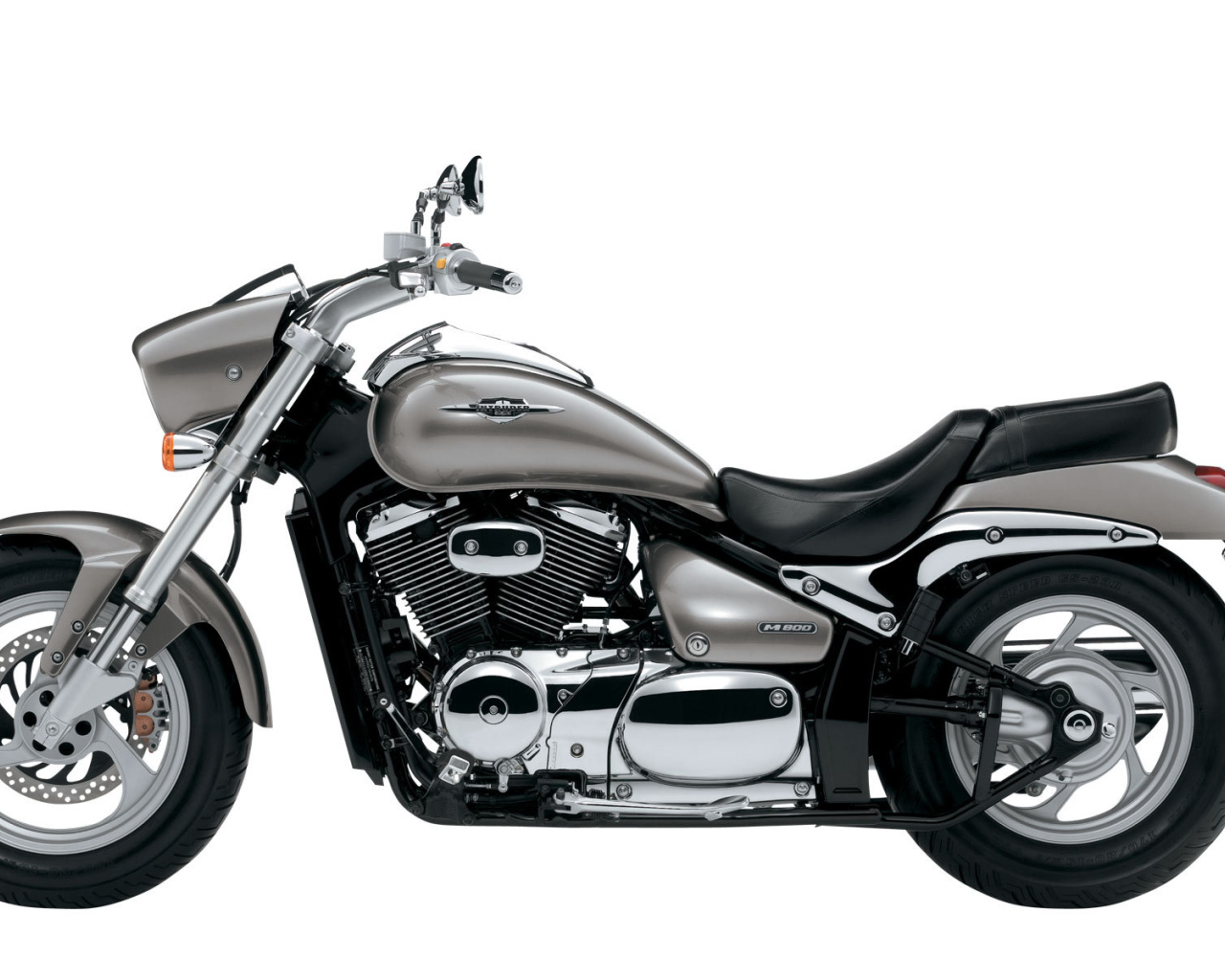 Популярный мотоцикл Suzuki  Intruder M800