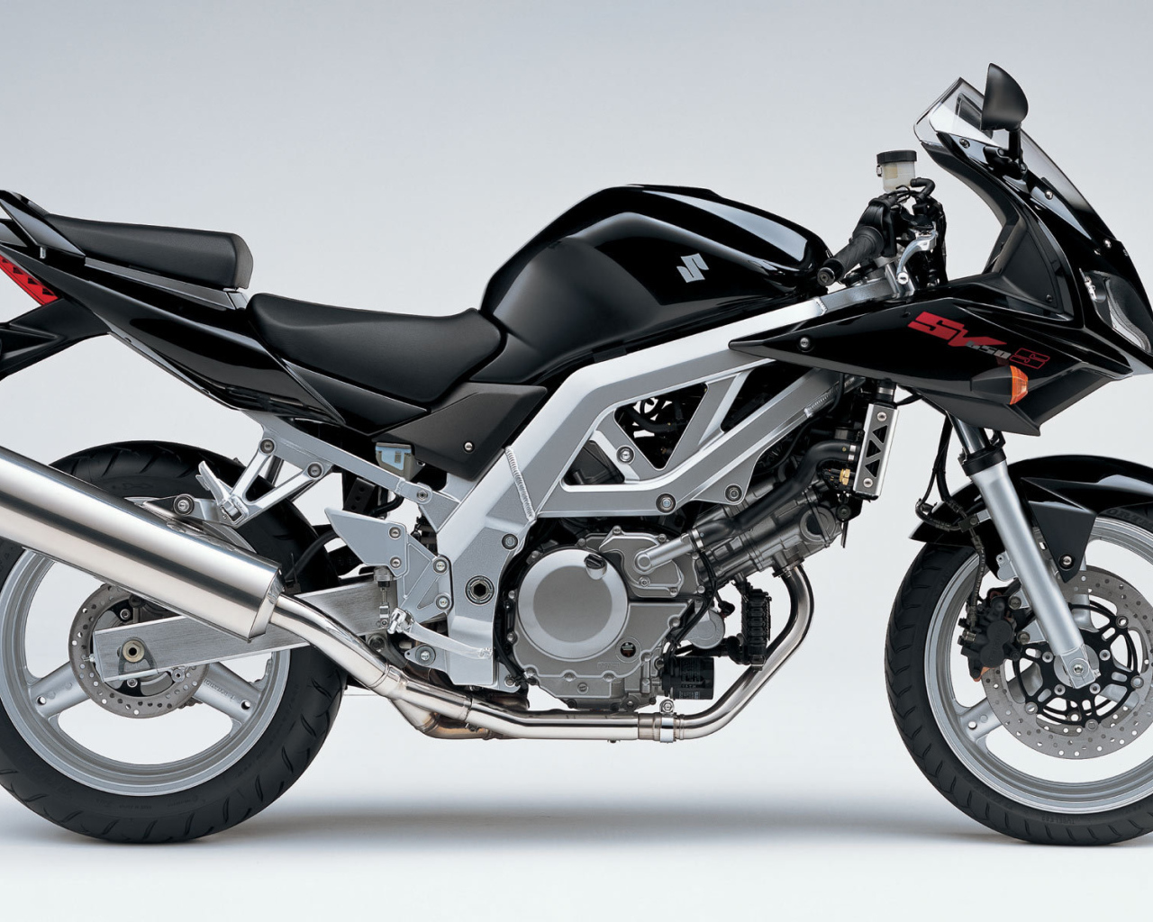 Популярный мотоцикл Suzuki SV 650 S0