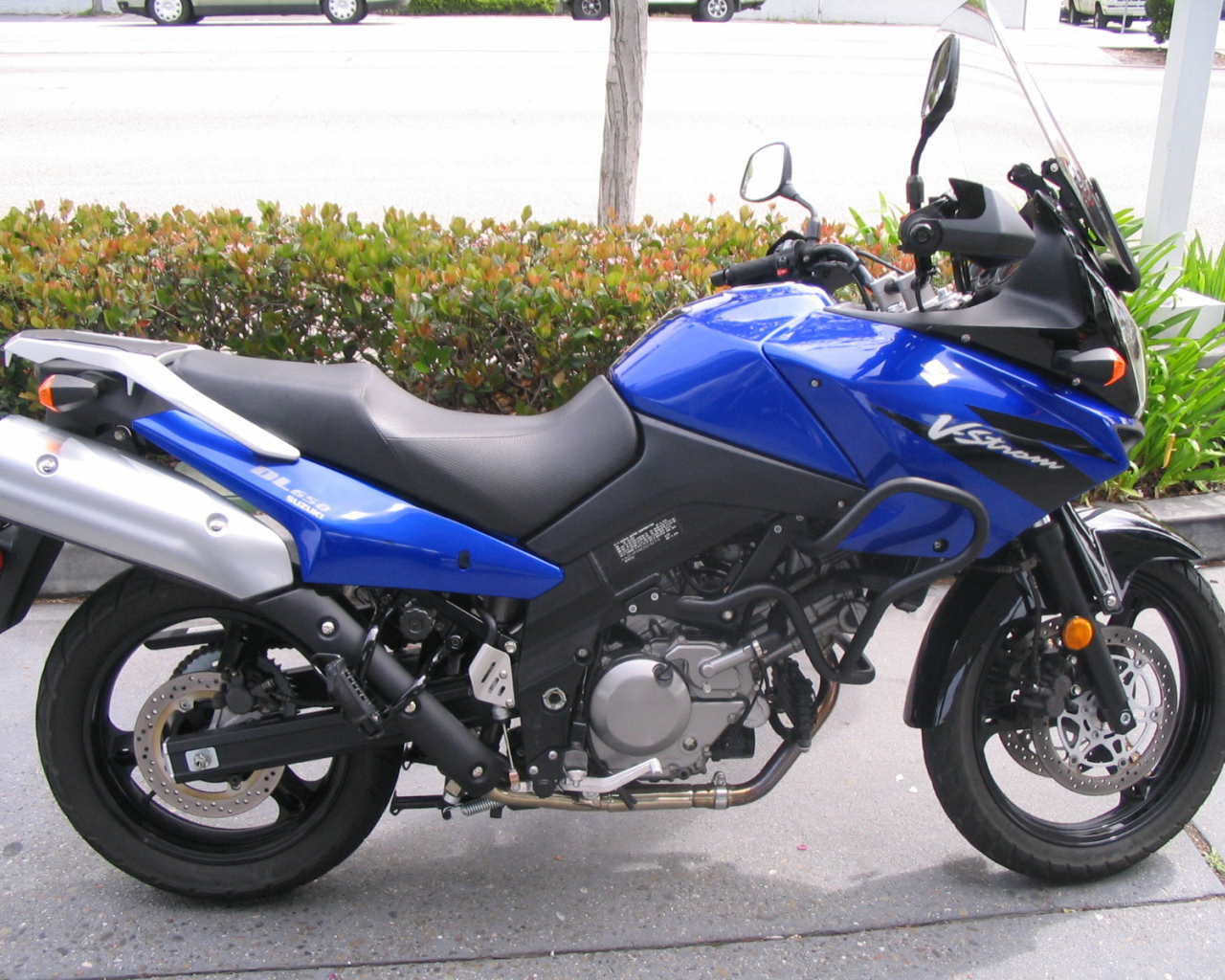 Популярный мотоцикл Suzuki V-Storm 1000  DL