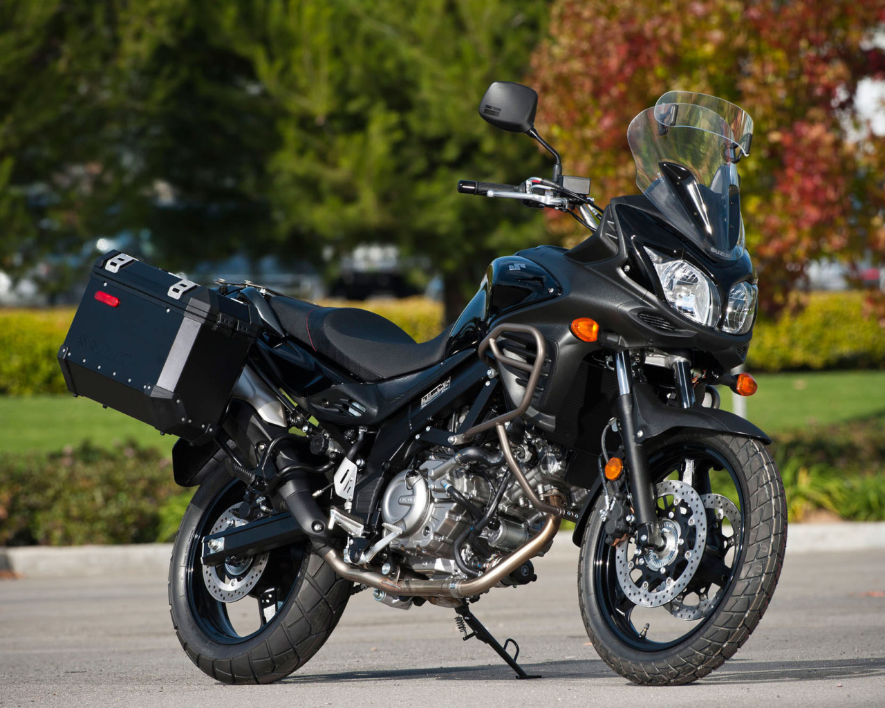 Популярный мотоцикл Suzuki V-Storm 650 ABS