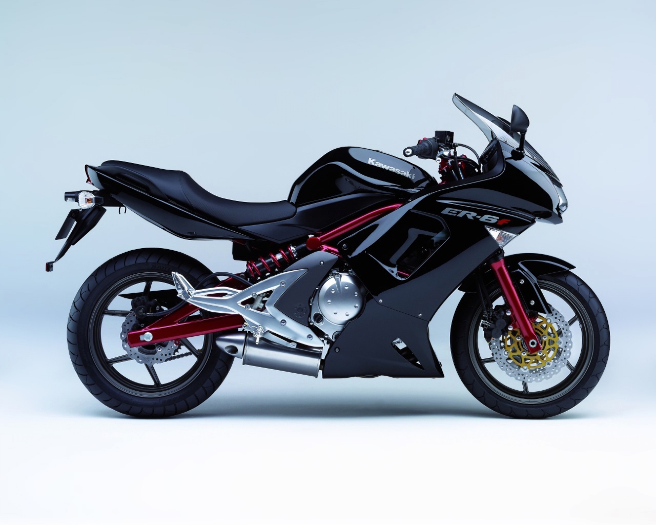 Надежный мотоцикл Kawasaki ER-6f