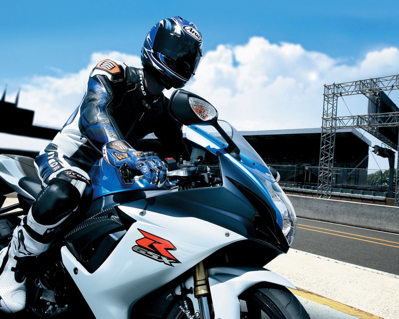 Надежный мотоцикл Suzuki GSX-R 750