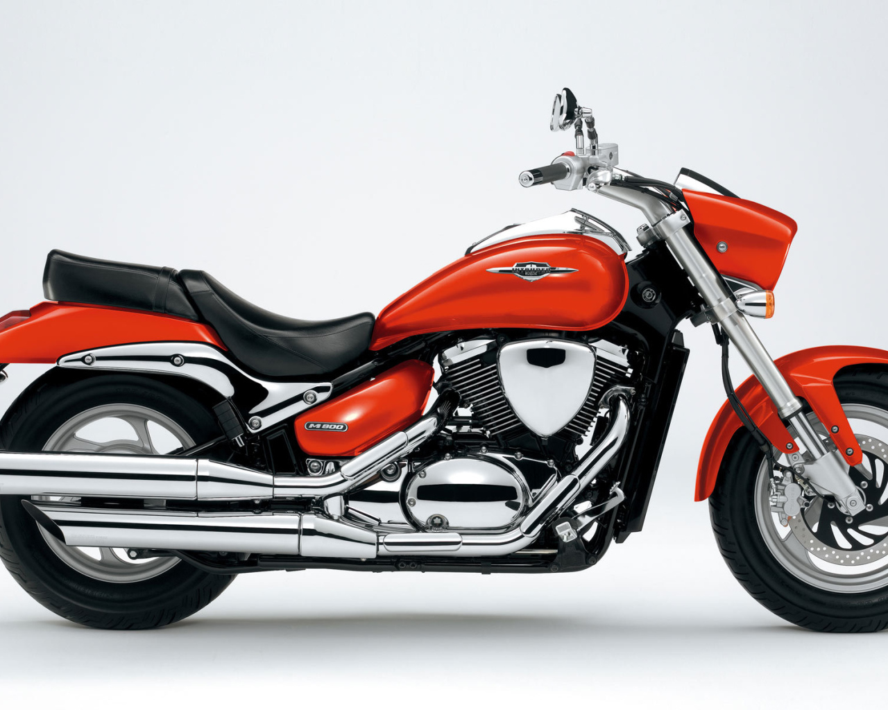 Надежный мотоцикл Suzuki Intruder C800C