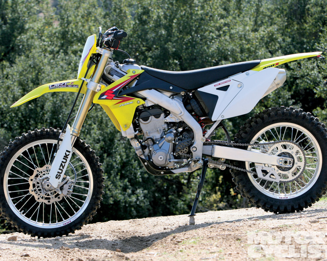 Надежный мотоцикл Suzuki RMX 450 Z