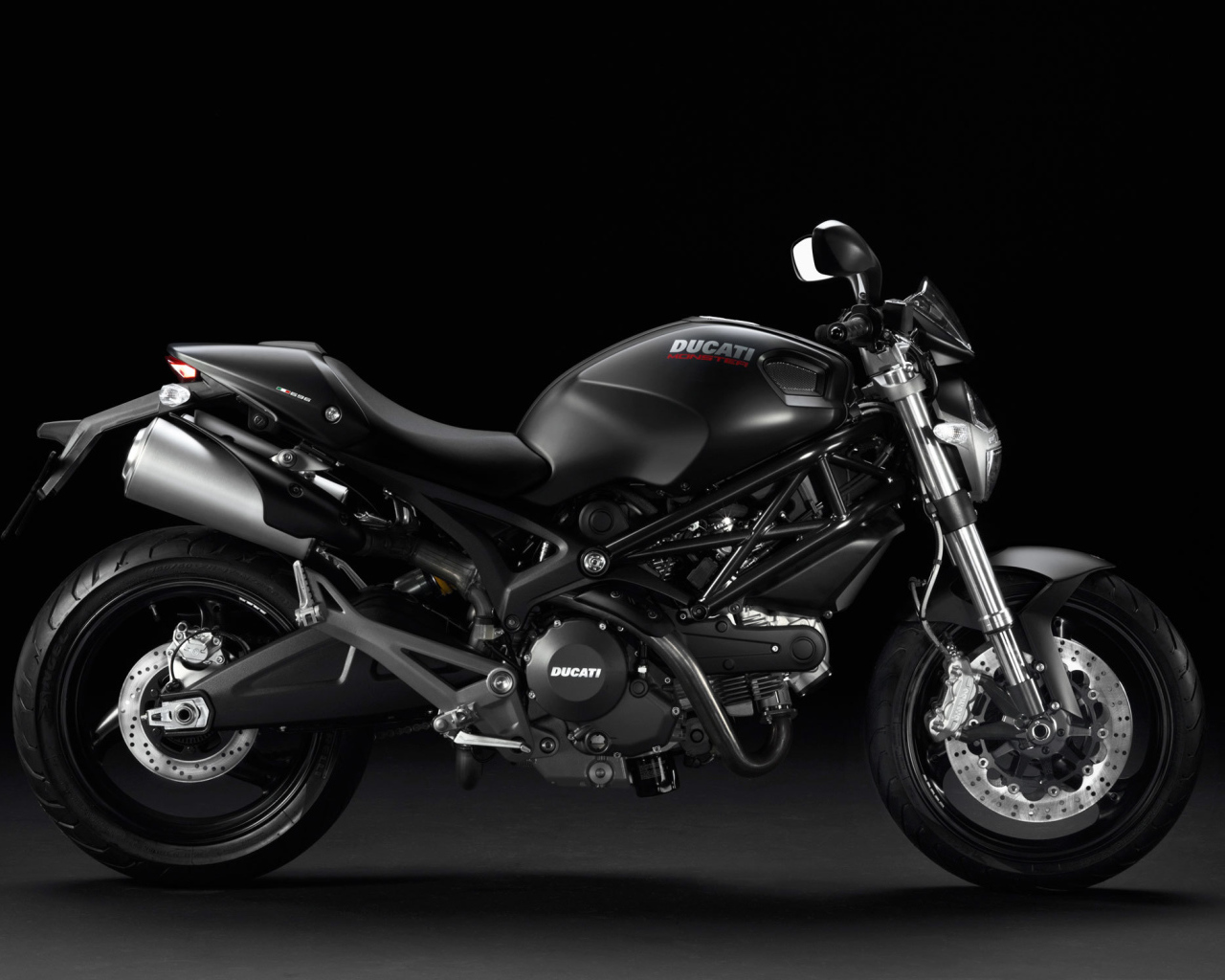 Надежный мотоцикл Ducati Monster Diesel