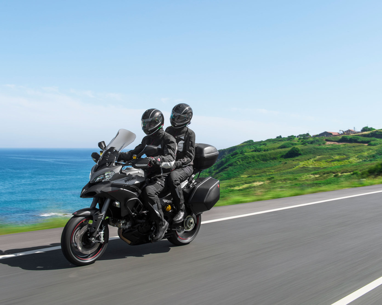 Надежный мотоцикл Ducati Multistrada 1200 S Granturismo