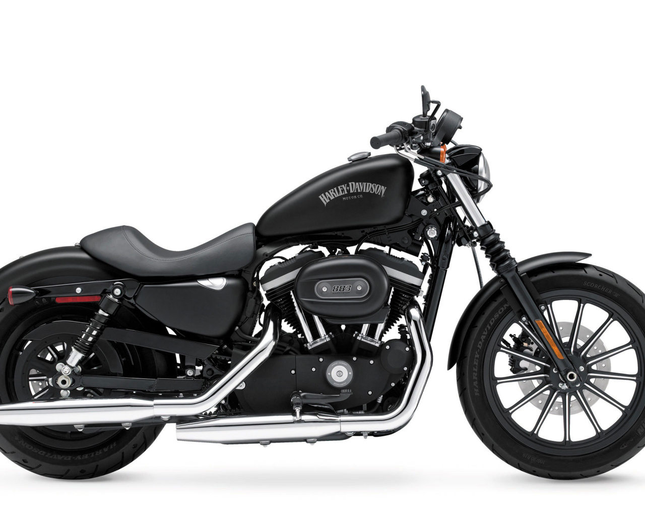 Надежный мотоцикл Harley-Davidson XL 883R Sportster Roadster