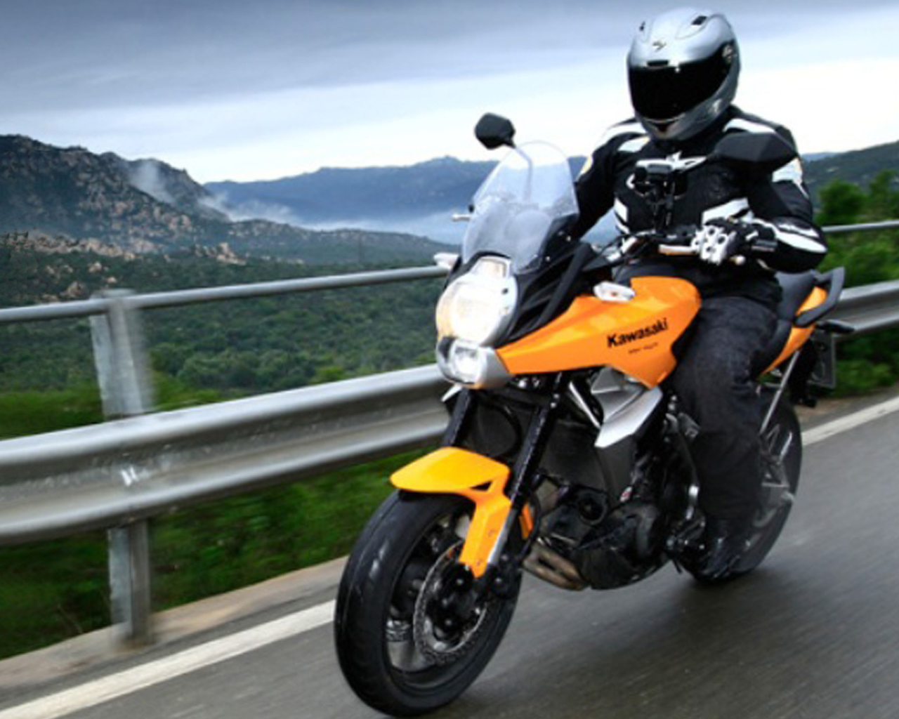 Надежный мотоцикл Kawasaki Versys