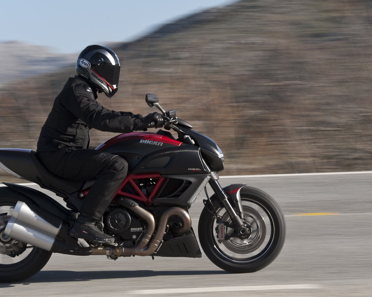 Test drive a motorcycle Ducati Diavel 