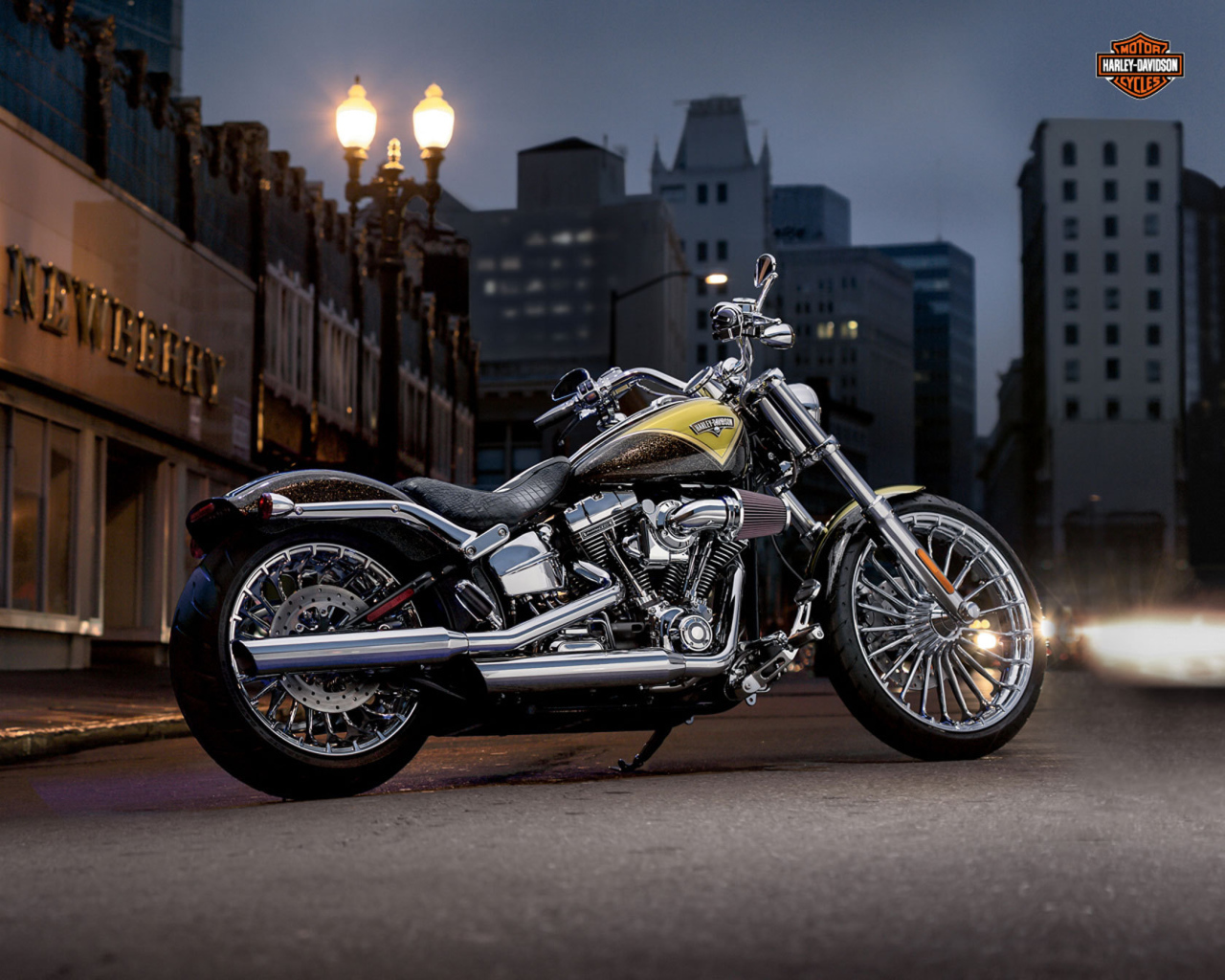 Тест-драйв мотоцикла Harley-Davidson CVO Breakout