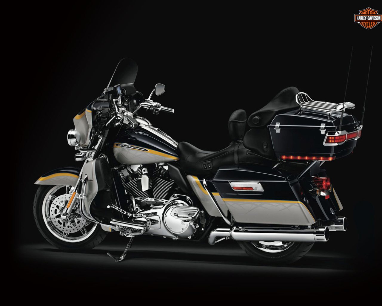Тест-драйв мотоцикла Harley-Davidson CVO Electra Glide Ultra Classic