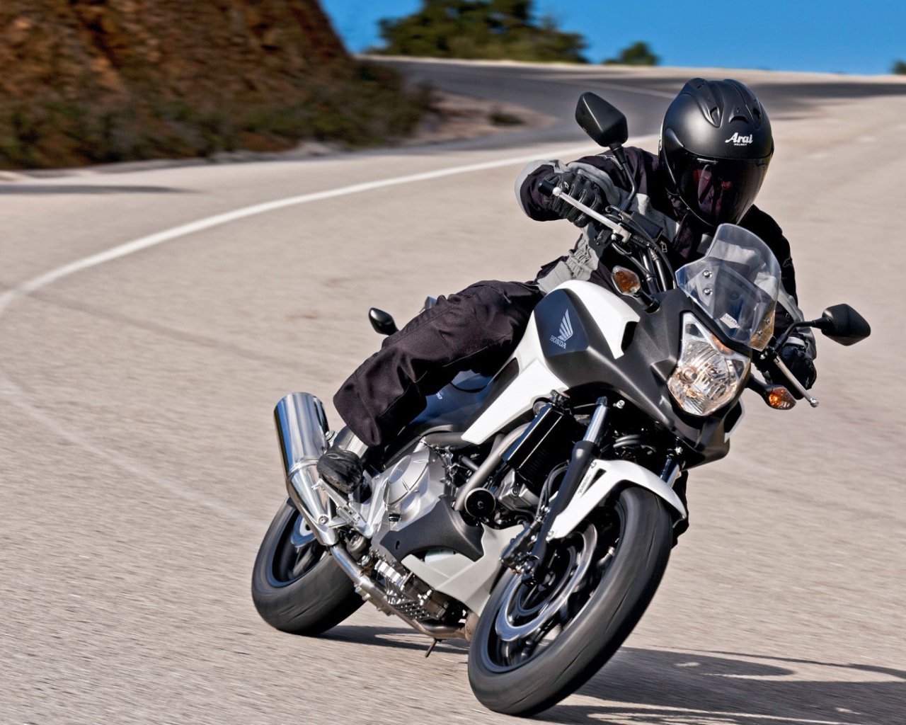 Тест-драйв мотоцикла Honda NC 700 X