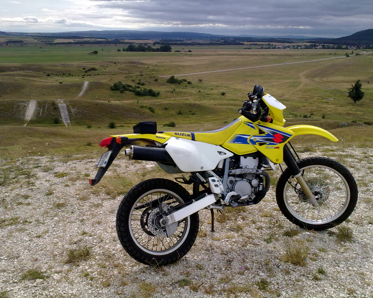 Красивый мотоцикл в москве Suzuki  DR-Z 125