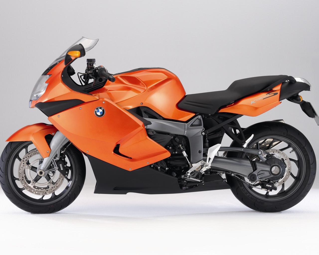 Оранжевый Bmw k 1300s
