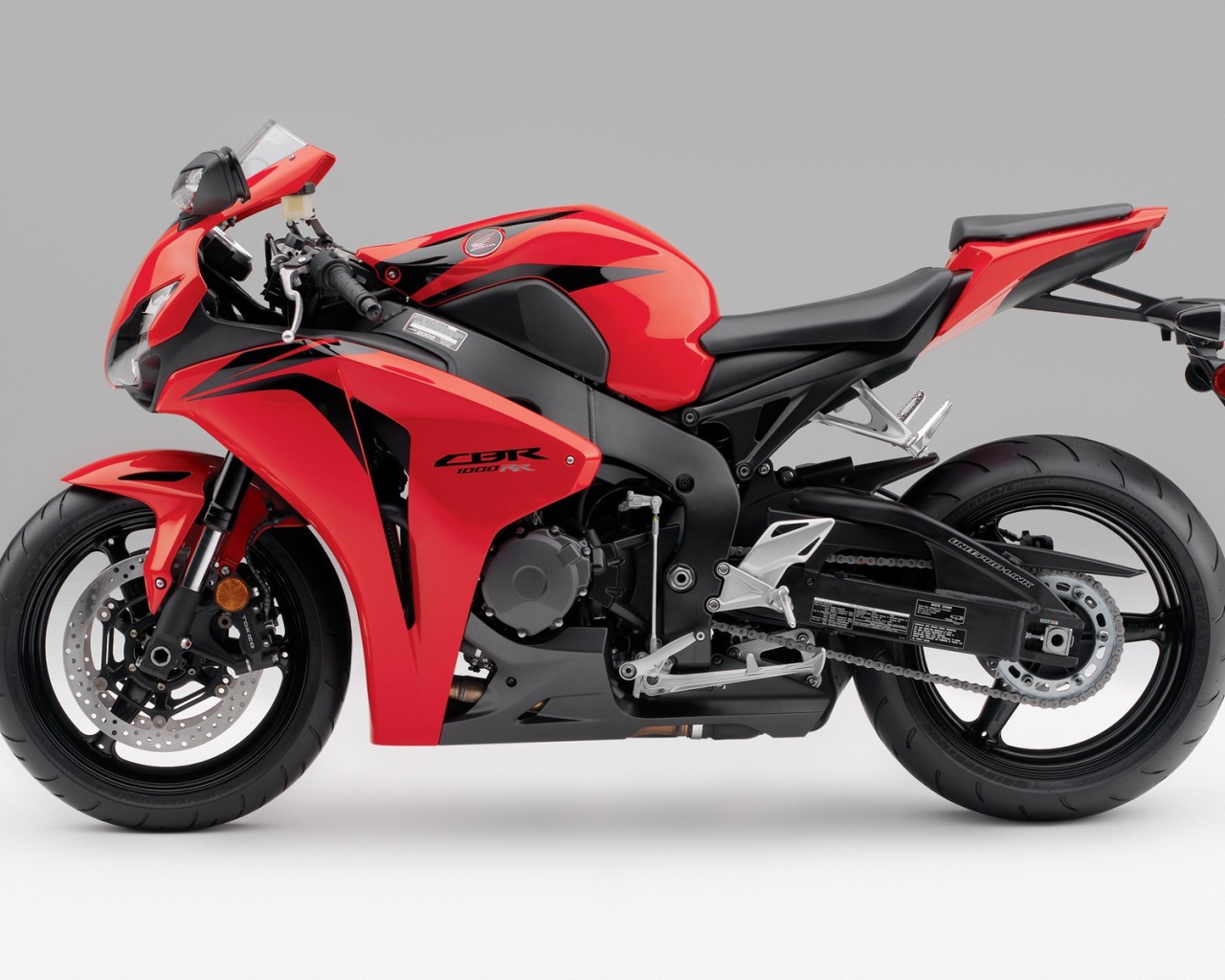Красный Honda CBR 1000RR 