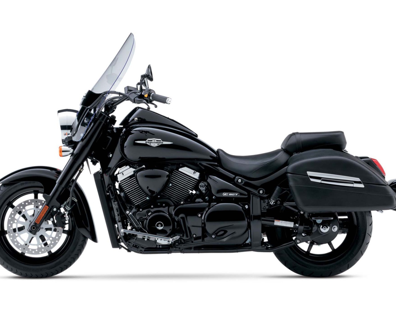 Красивый мотоцикл Suzuki Boulevard S 40