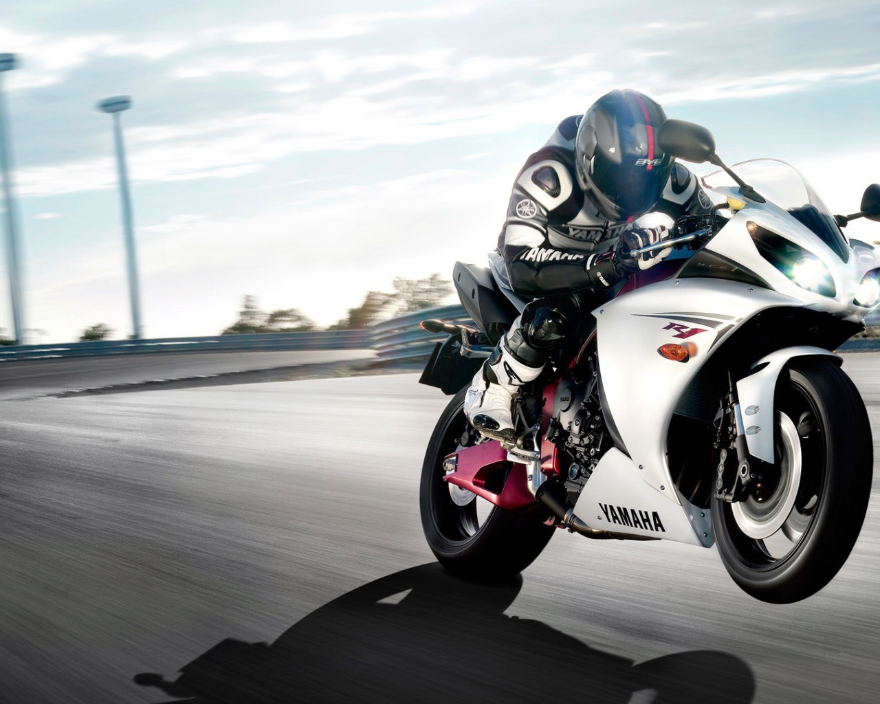 Гоночный мотоцикл Yamaha