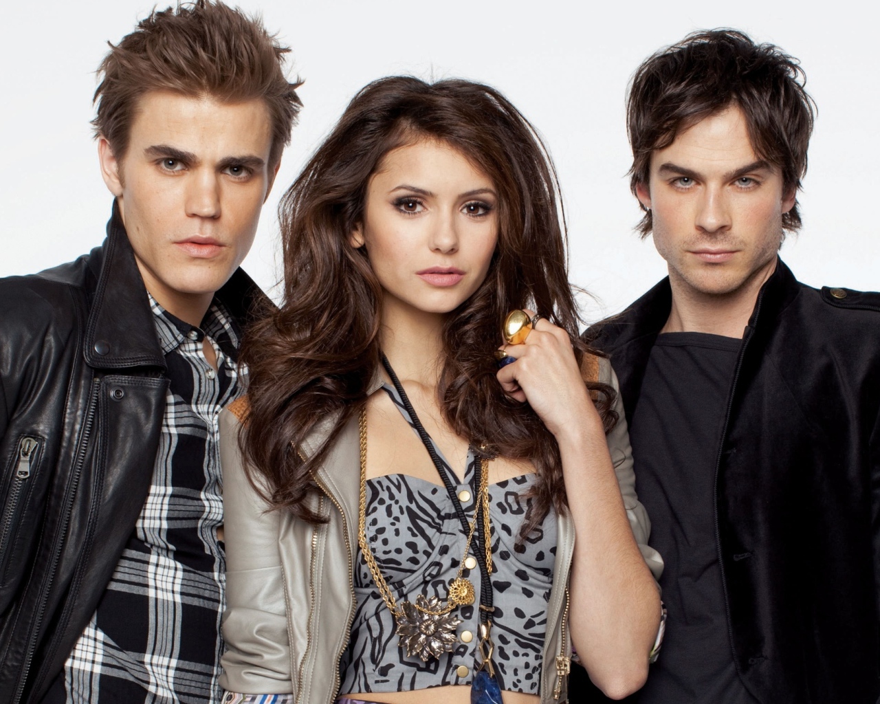 Актриса Нина Добрев