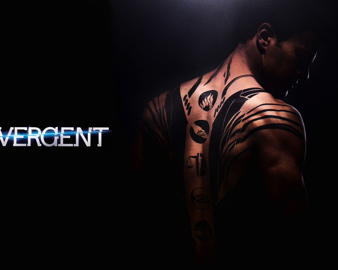 Отличный фильм Дивергент