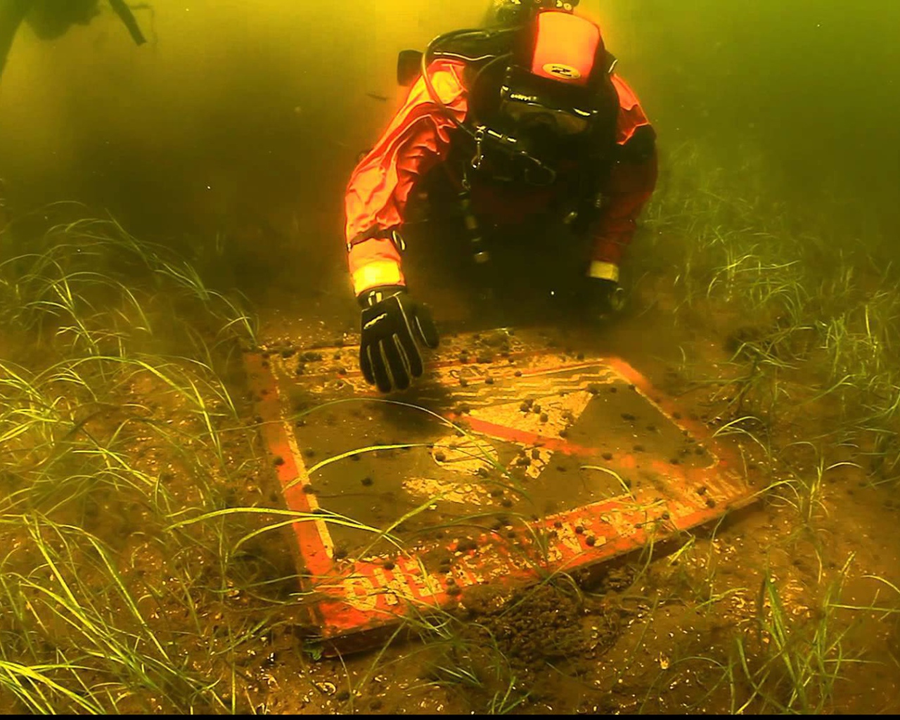 Акваланги на дне