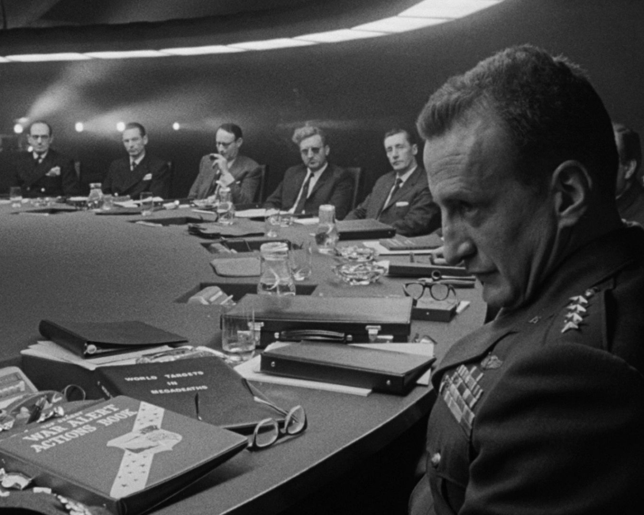 Доктор Стрейнджлав, или Как я перестал бояться и полюбил бомбу