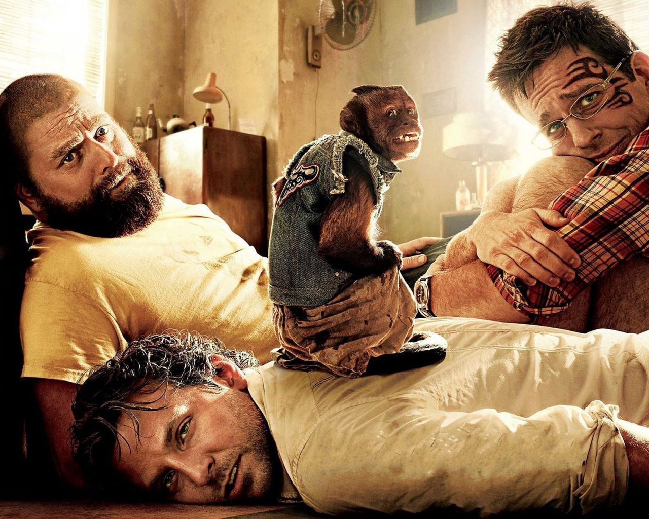 Актеры и обезьяна из фильма