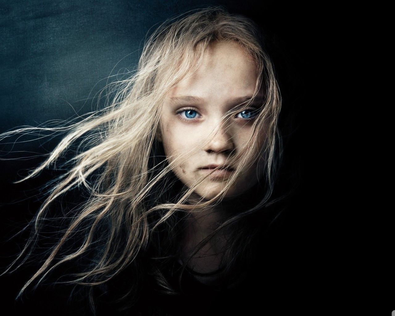 Изабелла с голубыми глазами