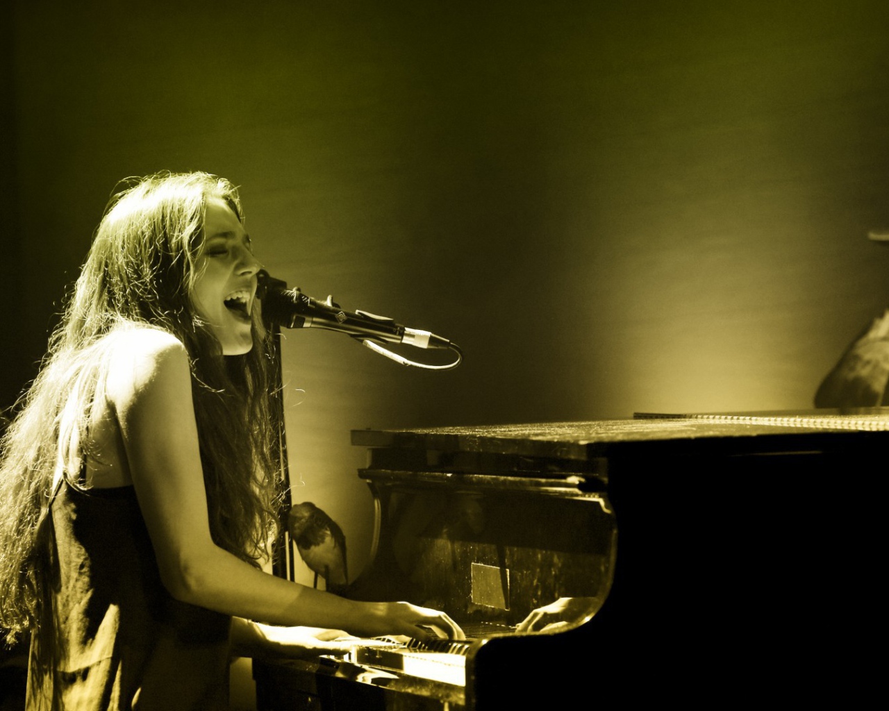 Kомпозитор за роялем