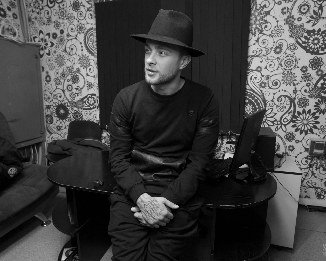 Егор Крид в шляпе