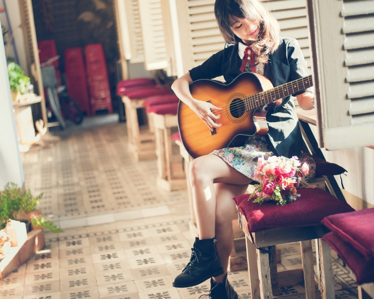 Девочка с гитарой