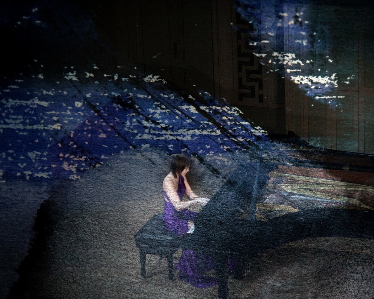 Образ девушки и рояль