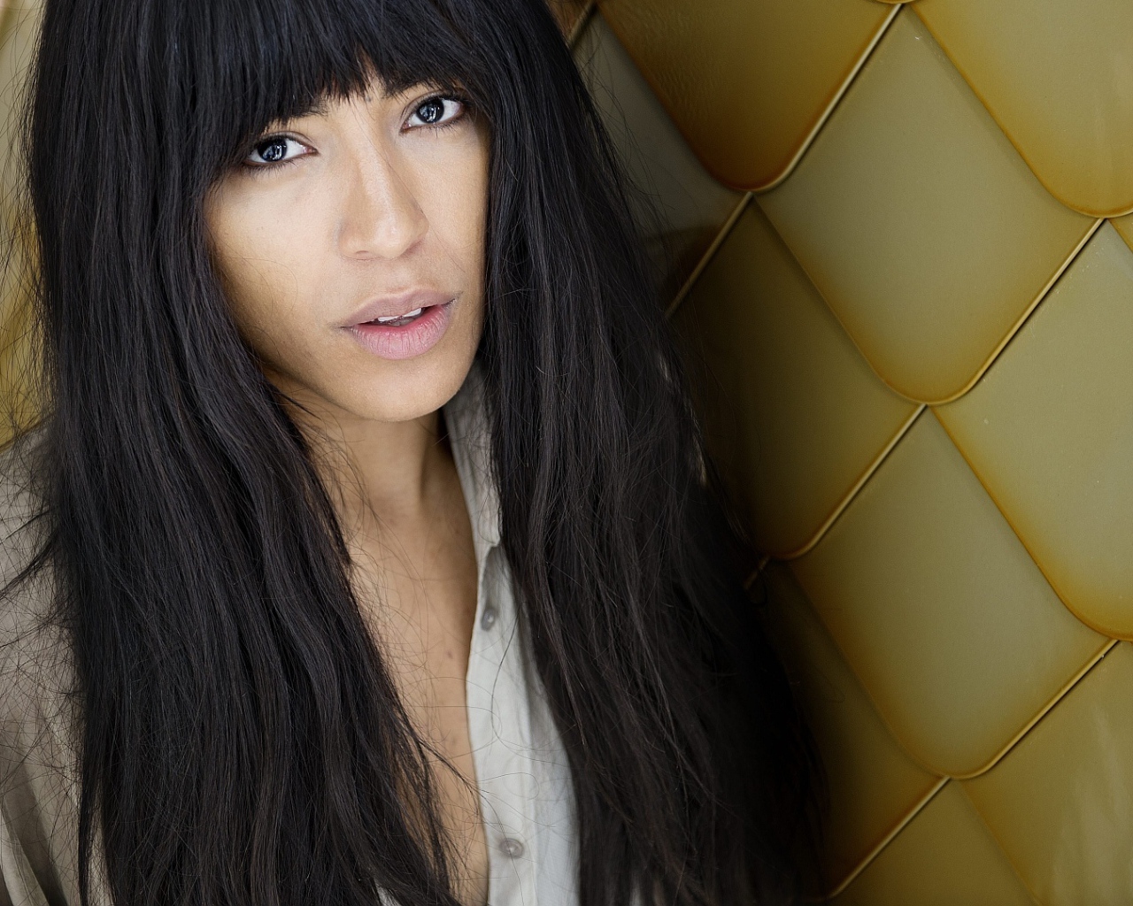 Loreen позирует на камеру