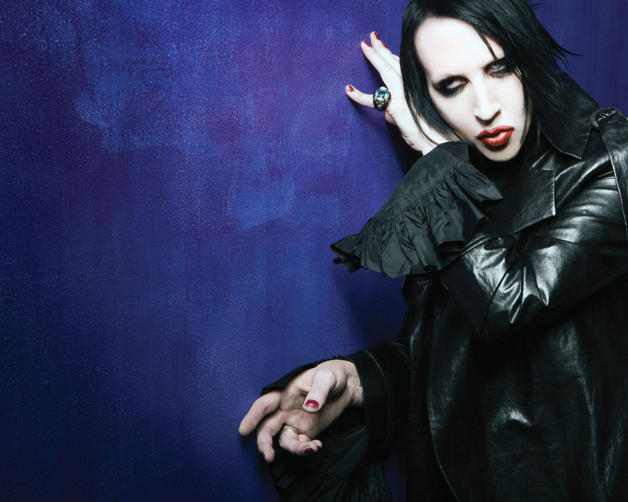 Marilyn Manson at the blue wall