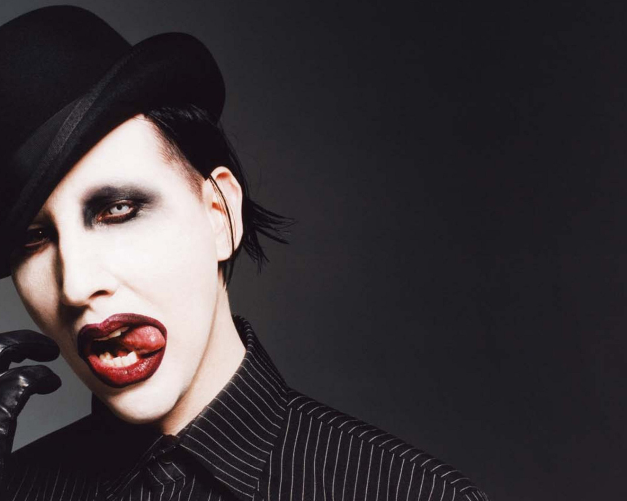 Marilyn Manson в шляпе