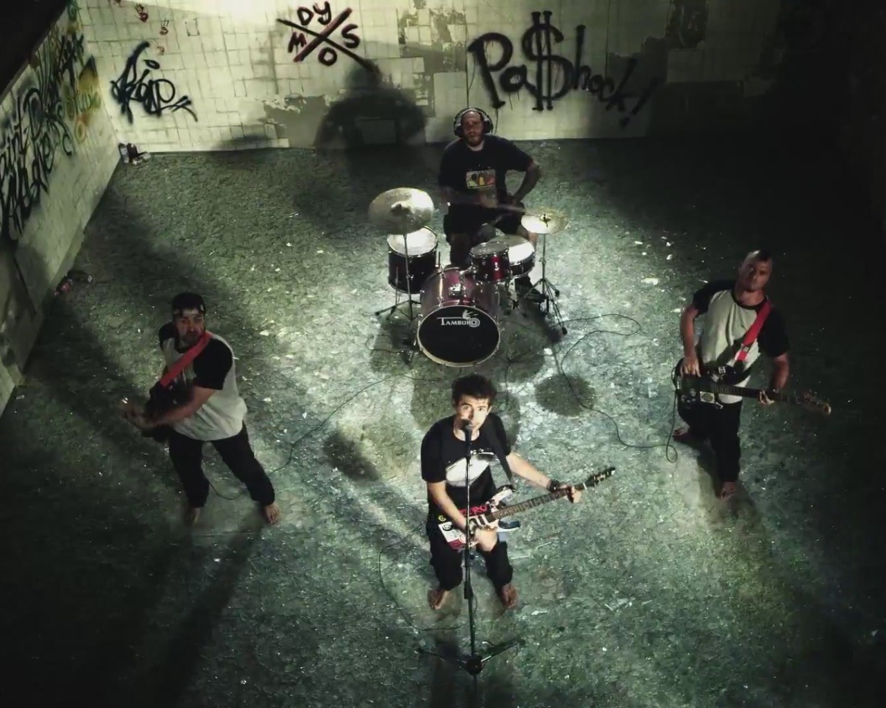 Noize MC в своем новом видео