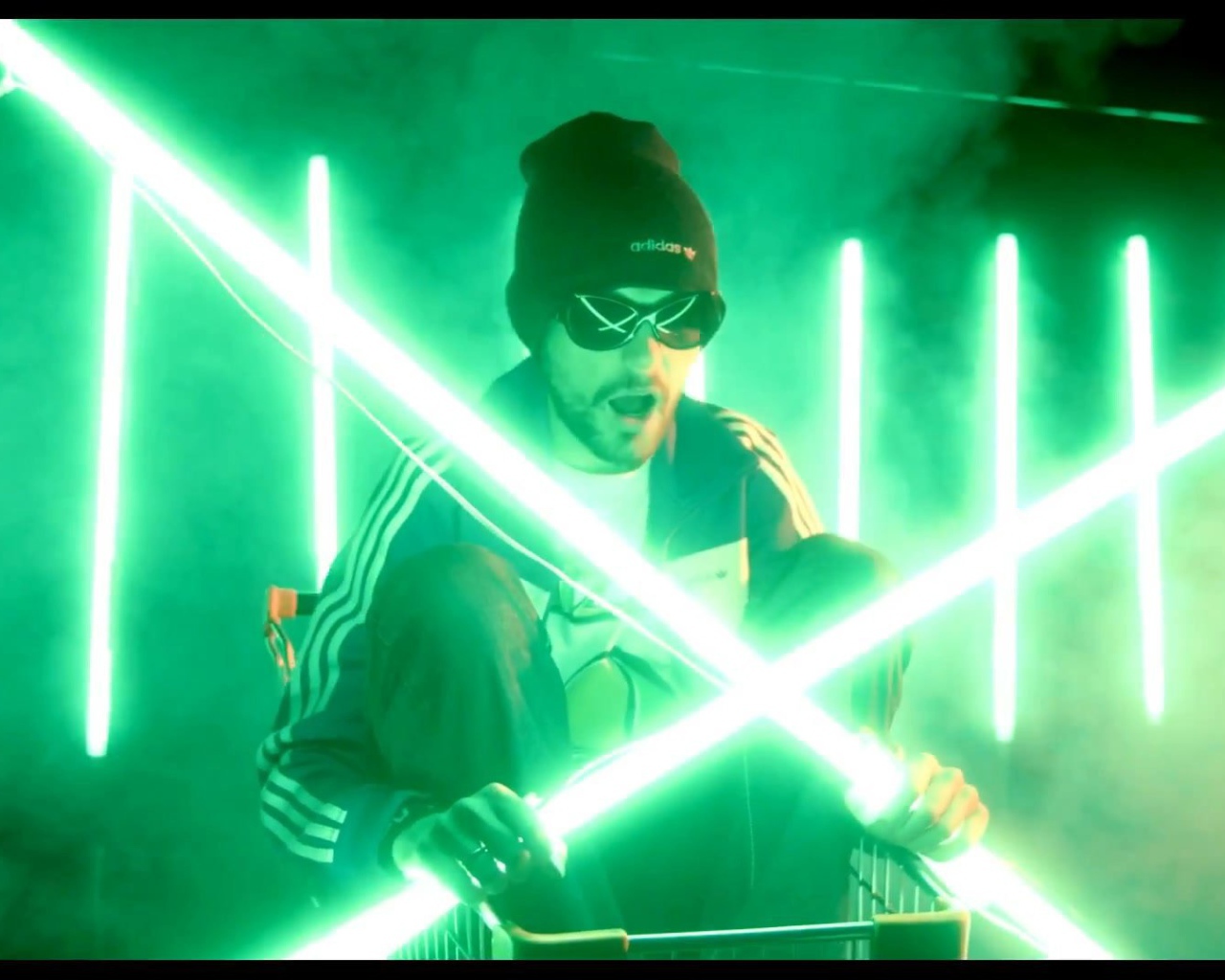 Noize MC с световыми мечами